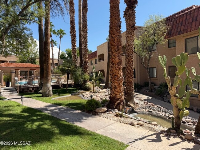 Building Photo - 5750 N Camino Esplendora