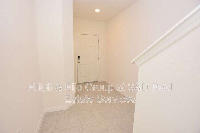 Building Photo - 3905 Academia Ave