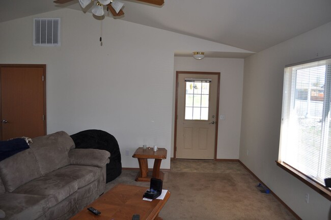 Building Photo - 608 East Remington Drive