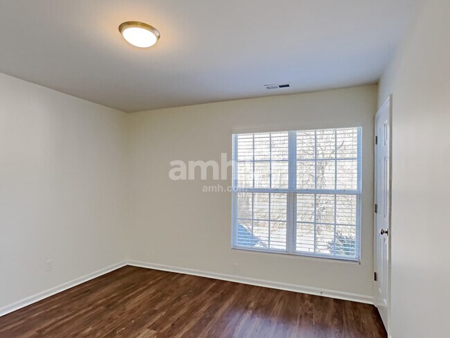 Building Photo - 5114 Wetlands Dr