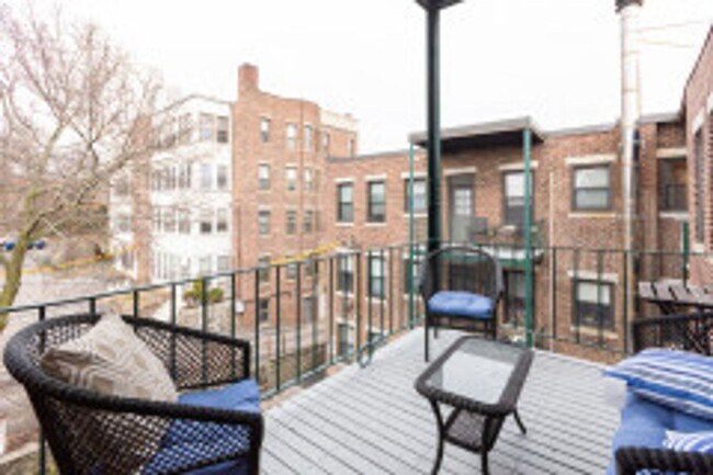 Building Photo - 4 bed 2 bath - Allston - 9/1   (No Broker Fee)
