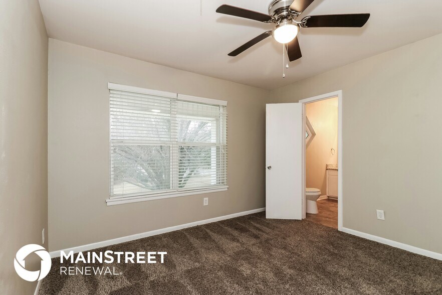 Building Photo - 3812 Glenmont Dr