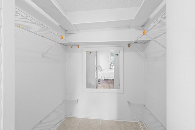 Building Photo - 7531 S Oriole Blvd