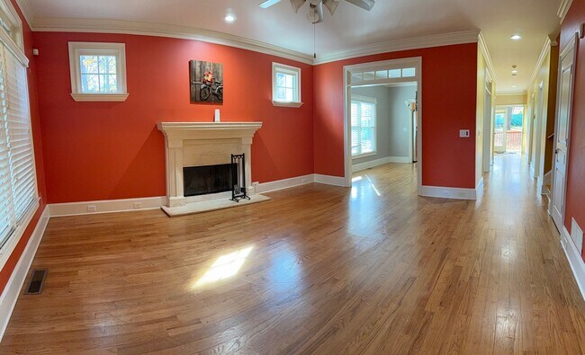 Building Photo - 4 BED/2 BATH PRIVATE DECATUR ESTATE FOR LEASE IN DECATUR