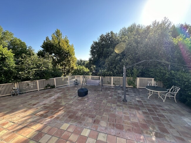 Building Photo - 21431 Salamanca Ave