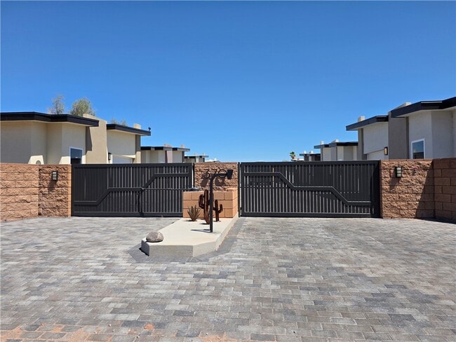 Building Photo - 370 Riverfront Dr