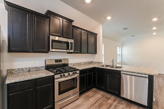 Building Photo - 18446 Summit Ranch Dr