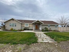 Building Photo - REDUCED!!! Beautiful (Secluded) 3 bedrooom...