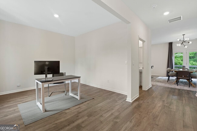 Building Photo - 3645 Beaconfield Ct SE