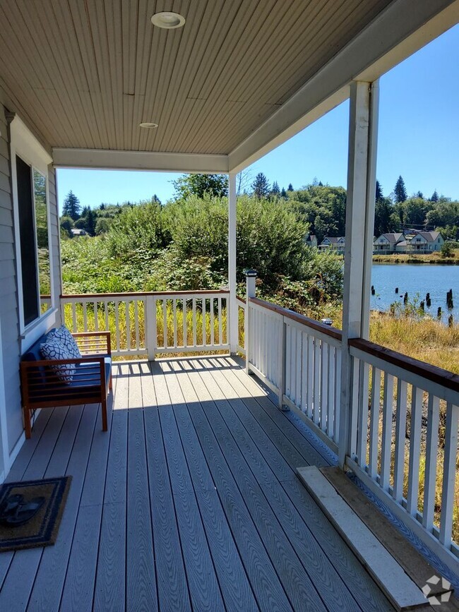 Building Photo - 3bd 2ba
