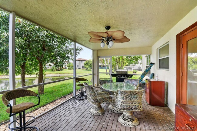 Building Photo - 1107 Big Torch St