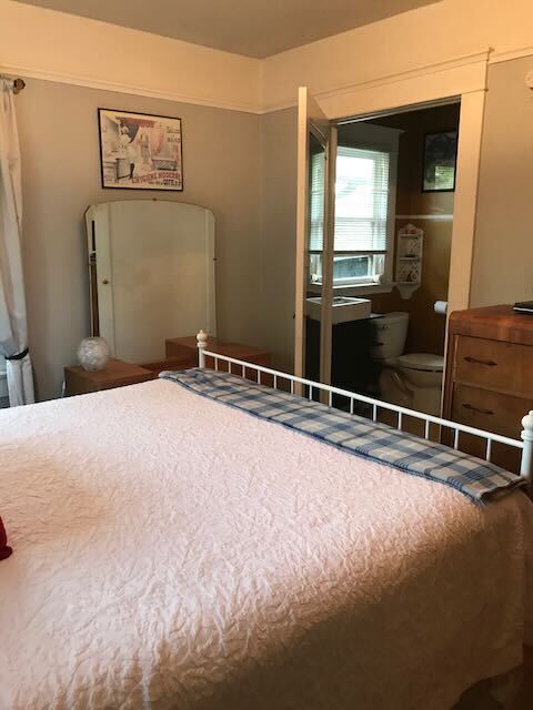 Building Photo - 4112 SE 24th Ave