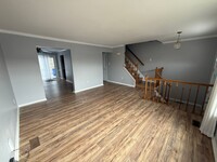 Building Photo - Winter Move-In Special! $500 Off – Price R...