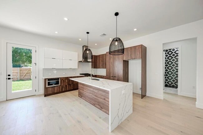 Building Photo - 200 Tillery Sq