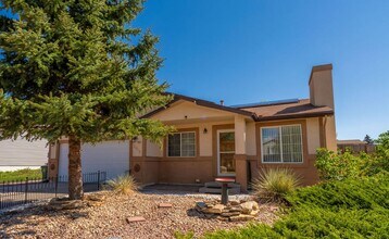 Building Photo - Stunning 4-bedroom, 2.5-bathroom home near...