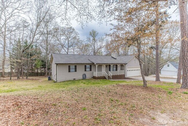 Building Photo - Ranch 3 bedroom 2 bath !