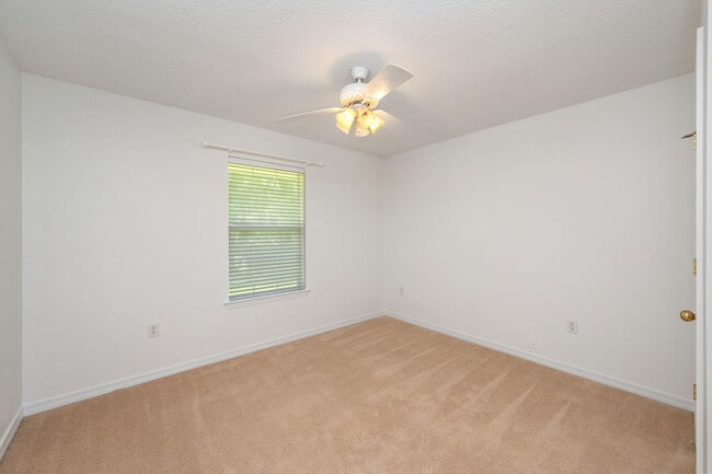 Building Photo - 9750 Parker Lake Cir