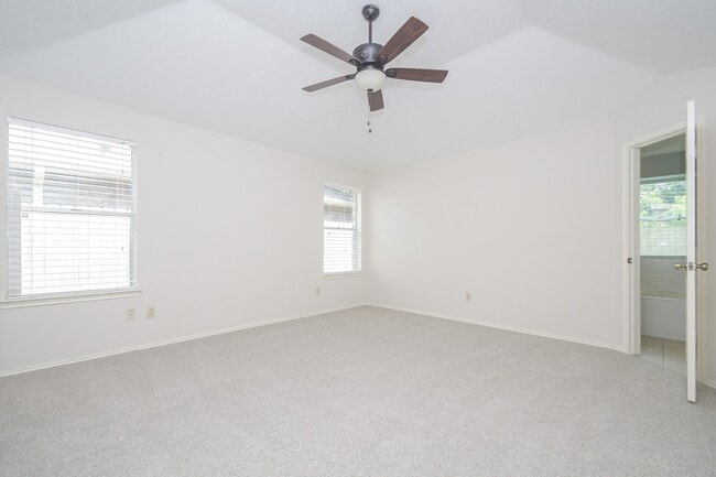 Building Photo - 2406 Old Dixie Dr