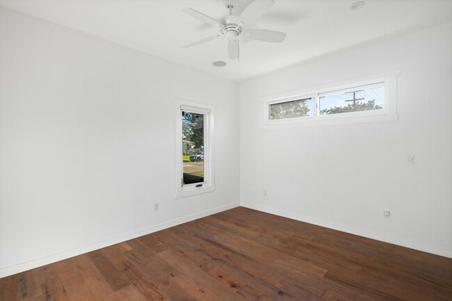 Building Photo - 2813 Military Ave