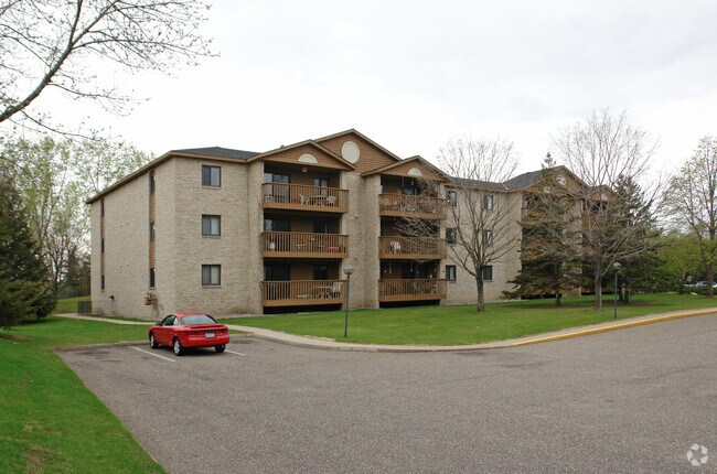 Building Photo - Cedar Pointe Properties
