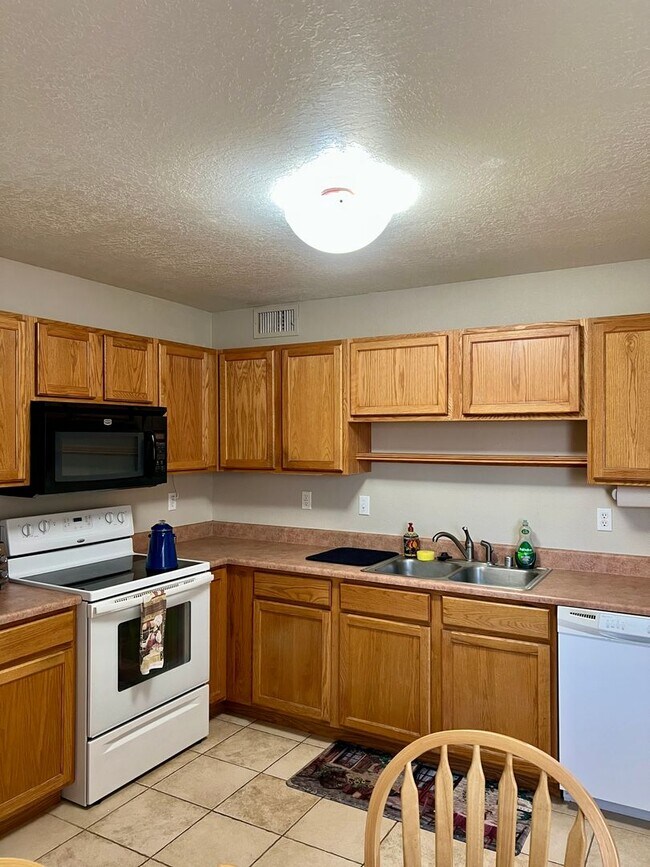 Building Photo - 5753 Pinon Altos Rd NW