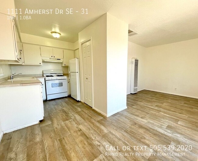 Building Photo - 1111 Amherst Dr SE