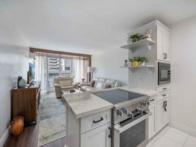 Building Photo - Stunning Fully Furnished 1 bedroom ALL utilities included!