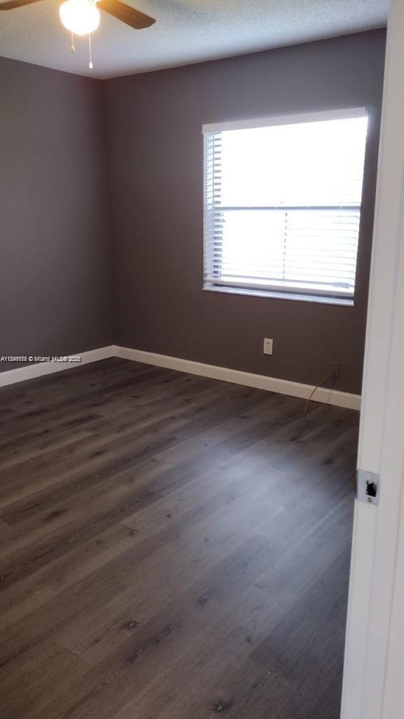 Building Photo - 617 Ixoria Ave