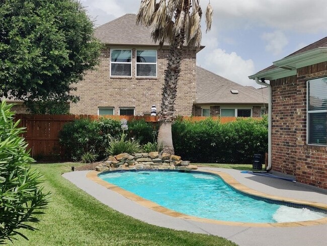 Building Photo - 13401 Indigo Sands Dr