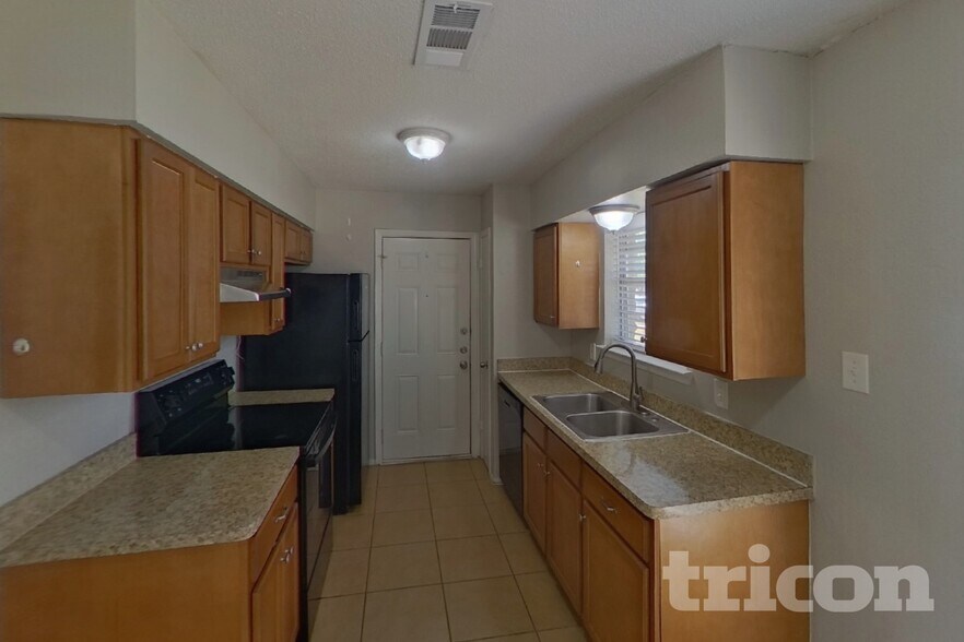Building Photo - 706 Waikiki Dr