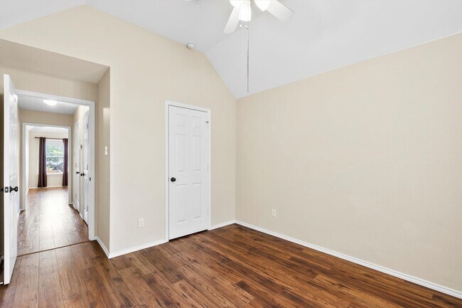 Building Photo - 2028 Austin Dr