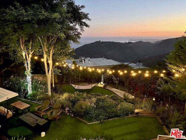 Primary Photo - 2977 Seabreeze Dr