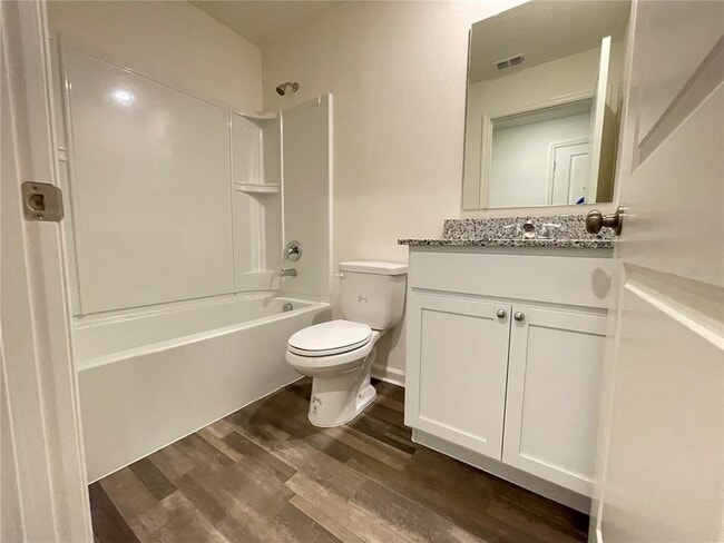 Building Photo - 2122 Kansas Rd