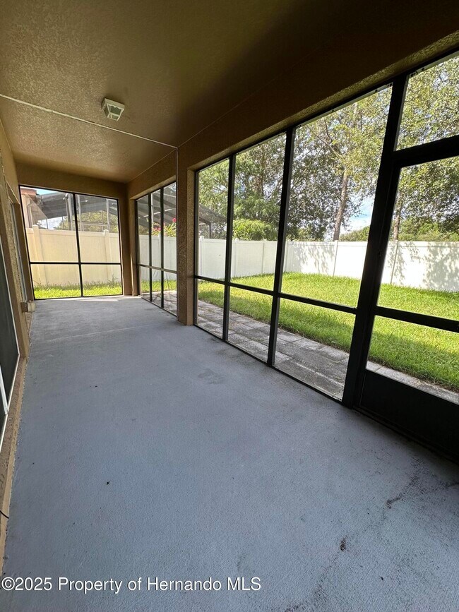 Building Photo - 14227 Wake Robin Dr