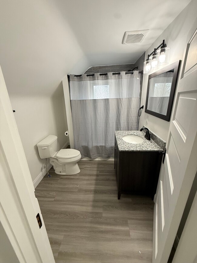 Building Photo - 705 SW 2nd Ave