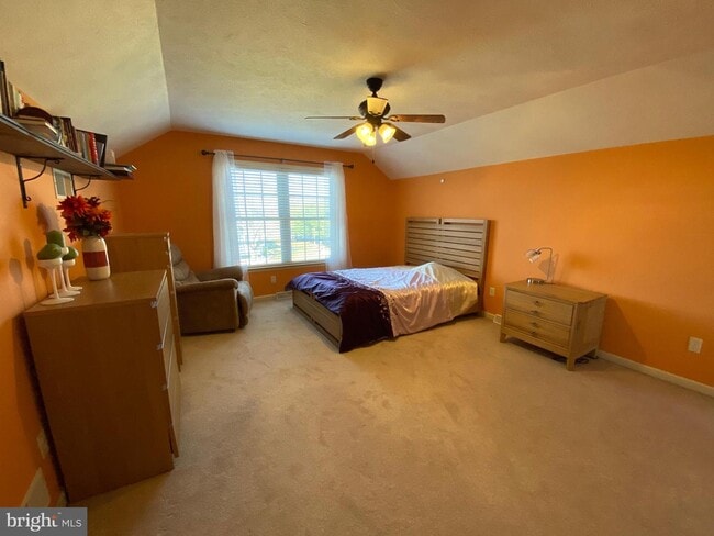 Building Photo - 45 S Strawberry Hill Dr