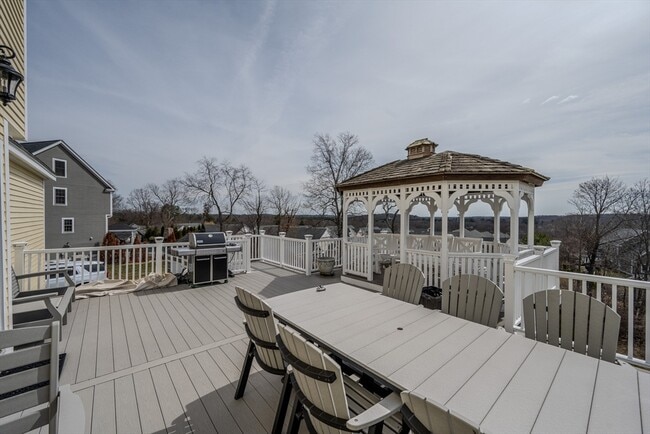 Building Photo - 9 Kettle Way