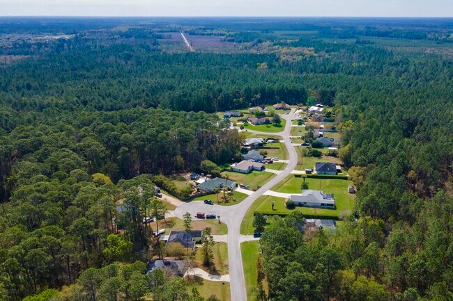 Building Photo - 4040 Red Pine Ln