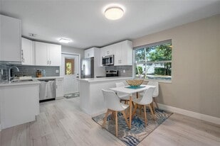 Building Photo - 1634 NE 3rd Ave