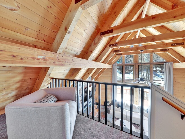 Building Photo - 656 Aspen Dr