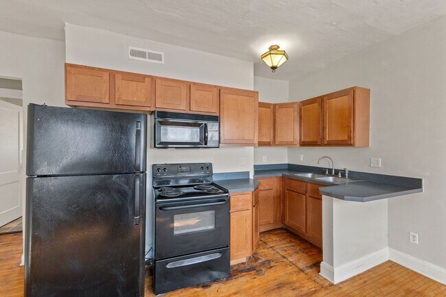 Building Photo - 5703 E Washington St