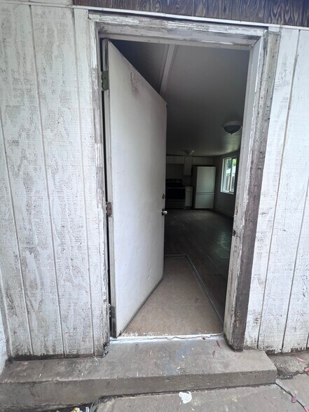 Building Photo - 901 Lenore Ct