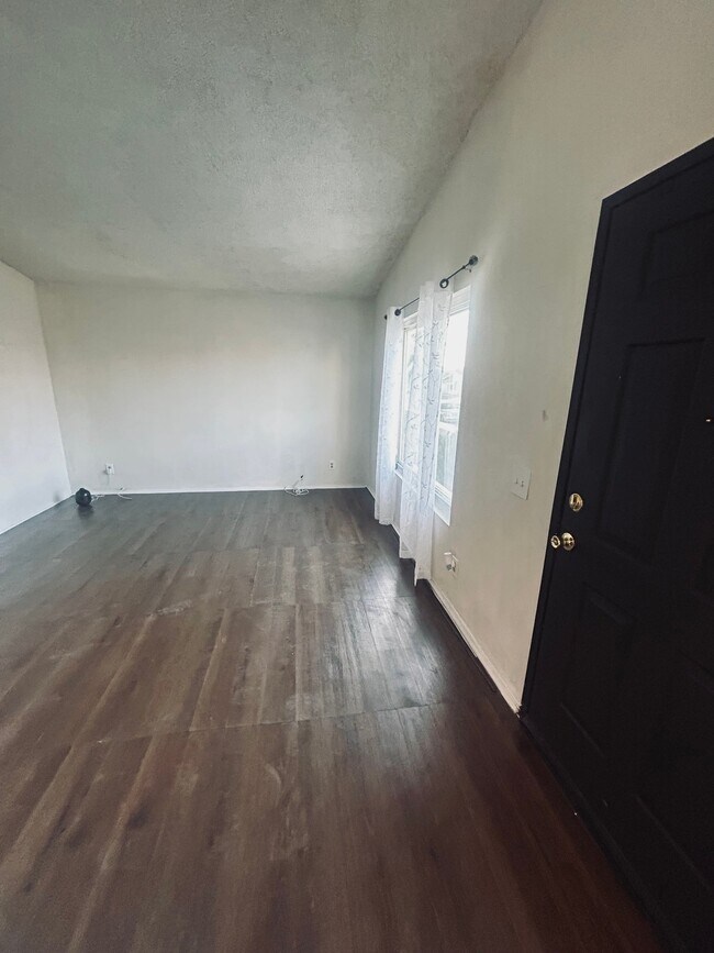 Building Photo - 27239 Coronado Way