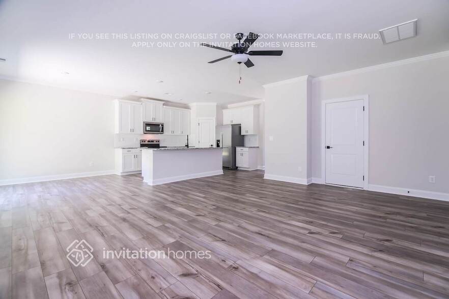 Building Photo - 501 Azalea Gaze Dr