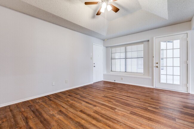 Building Photo - Lovely 3 Bedroom, 2 Bathroom Home in Mesqu...