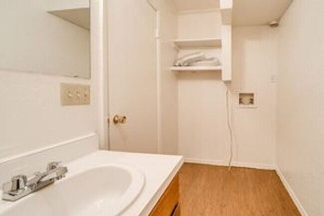 Building Photo - 355 48th Ave NW