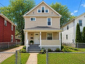 Building Photo - 483 Douglas St