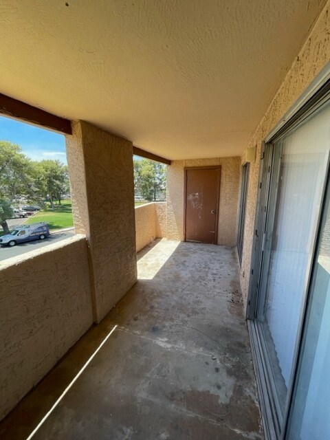Building Photo - 540 N May