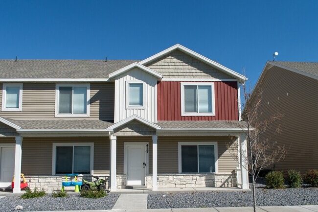 Primary Photo - 418-1580 1580 E