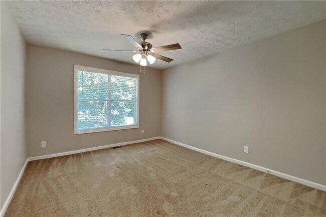 Building Photo - 1874 Manor Oak Ln NE